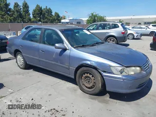 2000 Toyota Camry CE z VIN JT2BG22K4Y0426969, wystawiony jako IAAI lot #42289200 z przebiegiem 236 583 mil mil oraz . Historia ofert i sprzedaży dostępna na DreamBid. Obrazek 1.