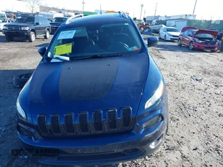 2018 Jeep Cherokee Latitude Plus with VIN 1C4PJMLX2JD545901, listed as a IAAI auction lot 41772981 with Not Provided miles. Bid and sale history available at carsss.com. Image 13.