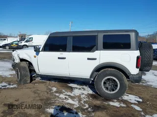2023 Ford Bronco z VIN 1FMEE5DP1PLC08565, wystawiony jako IAAI lot #41610564 z przebiegiem 19 244 mil mil oraz . Historia ofert i sprzedaży dostępna na DreamBid. Obrazek 14.