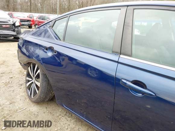 2019 Nissan Altima SR with VIN 1N4BL4CV4KC129249, listed as a IAAI auction lot 41392193 with 133,197 mi miles and . Bid and sale history available at carsss.com. Image 18.