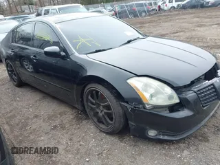 2005 Nissan Maxima 3.5 SL with VIN 1N4BA41E25C842647, listed as a IAAI auction lot 41851824 with 999,999 mi miles. Bid and sale history available at carsss.com. Image 1.