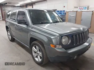 2013 Jeep Patriot Sport z VIN 1C4NJPBB9DD251575, wystawiony jako IAAI lot #41906636 z przebiegiem 139 267 mil mil oraz . Historia ofert i sprzedaży dostępna na DreamBid. Obrazek 1.