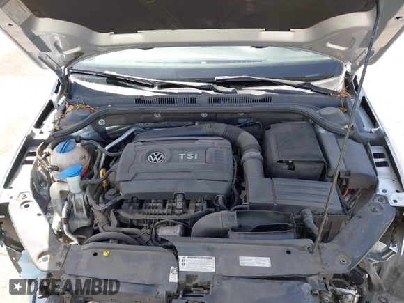 2015 Volkswagen Jetta SE z VIN 3VWD17AJ4FM336834, wystawiony jako IAAI lot #41953192 z przebiegiem 40 893 mil mil oraz . Historia ofert i sprzedaży dostępna na DreamBid. Obrazek 10.