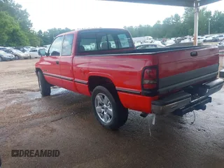 1995 Dodge 1500 z VIN 3B7HC13Z1SG707391, wystawiony jako IAAI lot #42248244 z przebiegiem 206 361 mil mil oraz . Historia ofert i sprzedaży dostępna na DreamBid. Obrazek 3.