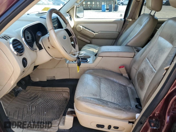2007 Ford Explorer Sport Trac Limited z VIN 1FMEU53K17UA12810, wystawiony jako Copart lot #61770645 z przebiegiem 202 790 mil mil oraz Czysty tytuł • Clean title. Historia ofert i sprzedaży dostępna na DreamBid. Obrazek 7.