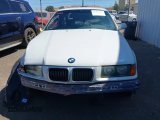 1997 BMW M3 z VIN WBSCD0327VEE11030, wystawiony jako IAAI lot #42306166 z przebiegiem 209 270 mil mil oraz . Historia ofert i sprzedaży dostępna na DreamBid. Obrazek 13.