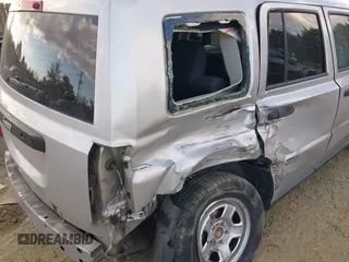 2009 Jeep Patriot Sport z VIN 1J8FT28BX9D122964, wystawiony jako IAAI lot #40745230 z przebiegiem 117 539 mil mil oraz . Historia ofert i sprzedaży dostępna na DreamBid. Obrazek 6.