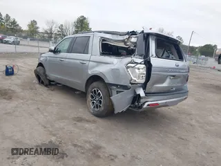 2024 Ford Expedition Max XLT z VIN 1FMJK1J84REA24967, wystawiony jako IAAI lot #41934342 z przebiegiem 39 188 mil mil oraz . Historia ofert i sprzedaży dostępna na DreamBid. Obrazek 3.