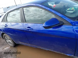 2024 Hyundai Elantra SE z VIN KMHLL4DG8RU782505, wystawiony jako IAAI lot #41934014 z przebiegiem 21 137 mil mil oraz . Historia ofert i sprzedaży dostępna na DreamBid. Obrazek 13.