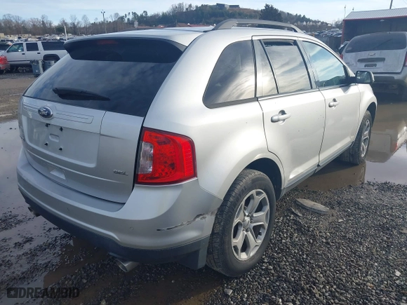 2013 Ford Edge SEL with VIN 2FMDK3JC8DBB97621, listed as a IAAI auction lot 41100900 with 200,806 mi miles. Bid and sale history available at carsss.com. Image 4.
