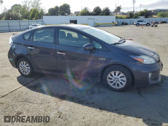 2013 Toyota Prius z VIN JTDKN3DP6D3033253, wystawiony jako Copart lot #53166025 z przebiegiem 169 319 mil mil oraz Nie do naprawy • Non repairable. Historia ofert i sprzedaży dostępna na DreamBid. Obrazek 4.