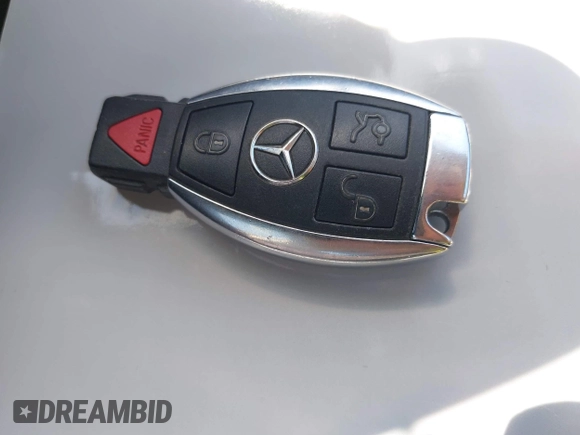 2013 Mercedes-Benz C 300 Sport z VIN WDDGF8AB6DR265878, wystawiony jako IAAI lot #42305750 z przebiegiem 138 585 mil mil oraz . Historia ofert i sprzedaży dostępna na DreamBid. Obrazek 11.