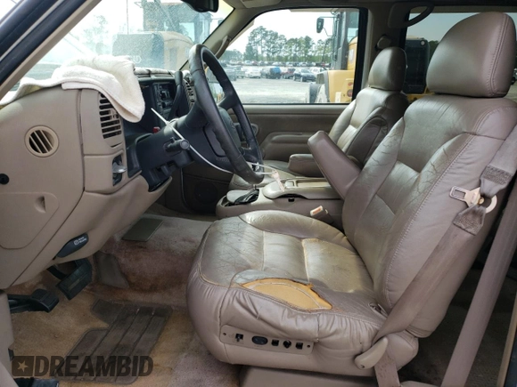 1998 Chevrolet Tahoe z VIN 1GNEK13R7WJ348565, wystawiony jako Copart lot #53375725 z przebiegiem 176 919 mil mil oraz Szkoda całkowita • Salvage title. Historia ofert i sprzedaży dostępna na DreamBid. Obrazek 7.