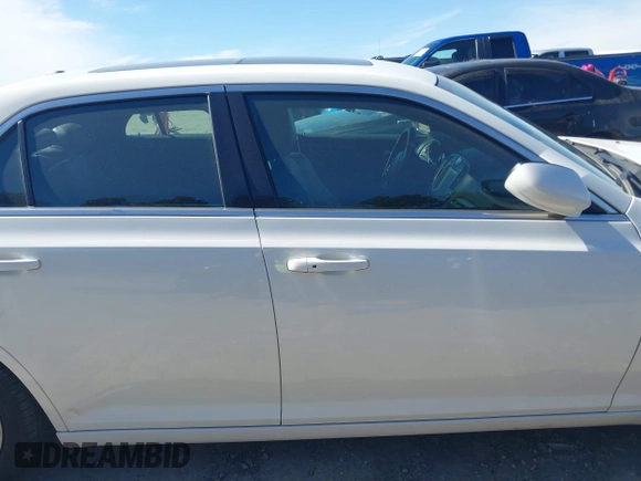 2013 Chrysler 300 with VIN 2C3CCABGXDH699096, listed as a IAAI auction lot 41614034 with 136,344 mi miles. Bid and sale history available at carsss.com. Image 14.