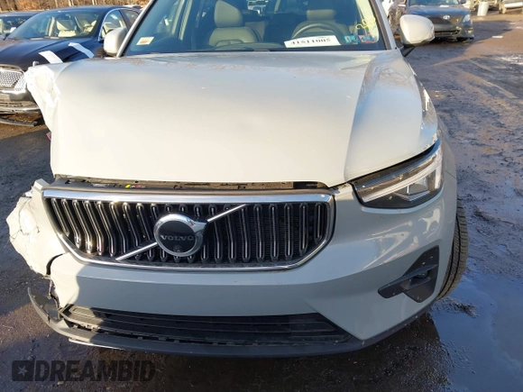 2024 Volvo XC40 Plus Bright Theme with VIN YV4L12UE9R2298185, listed as a IAAI auction lot 41511005 with 21,629 mi miles. Bid and sale history available at carsss.com. Image 12.
