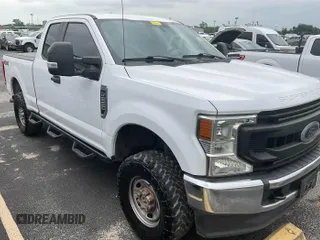 2020 Ford F-250 XL z VIN 1FT7X2B6XLEE33369, wystawiony jako IAAI lot #42239977 z przebiegiem 153 057 mil mil oraz . Historia ofert i sprzedaży dostępna na DreamBid. Obrazek 1.