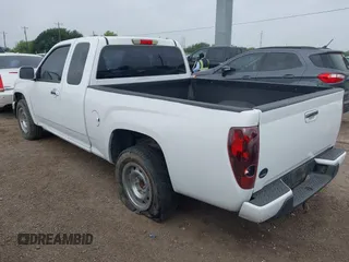 2012 Chevrolet Colorado Work Truck z VIN 1GCESBF90C8125314, wystawiony jako IAAI lot #42125523 z przebiegiem Nie podano mil oraz . Historia ofert i sprzedaży dostępna na DreamBid. Obrazek 3.