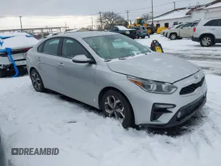 2021 Kia Forte LXS with VIN 3KPF24ADXME405132, listed as a IAAI auction lot 41532767 with 31,793 mi miles. Bid and sale history available at carsss.com. Image 1.