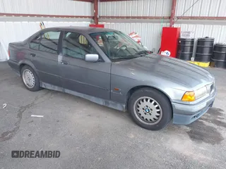 1995 BMW 3 Series 325i z VIN WBACB432XSFM22527, wystawiony jako IAAI lot #42419770 z przebiegiem 136 438 mil mil oraz . Historia ofert i sprzedaży dostępna na DreamBid. Obrazek 1.