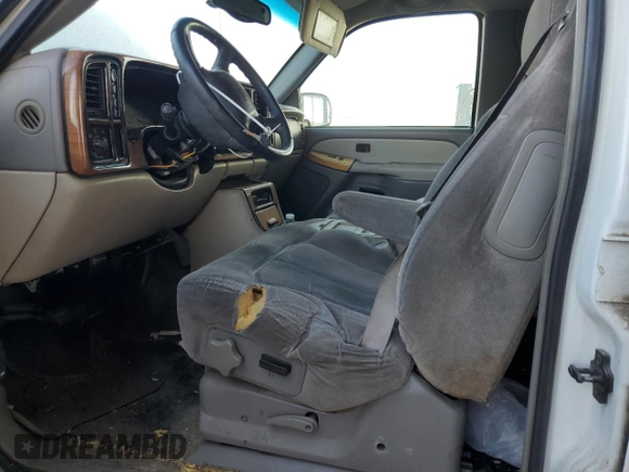 2000 Chevrolet Suburban LT with VIN 3GNFK16T5YG172731, listed as a Copart auction lot 84030214 with 0 mi miles and Clean Title. Bid and sale history available at carsss.com. Image 7.