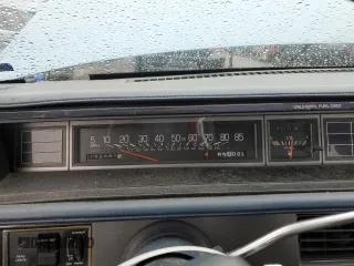 1991 Oldsmobile Delta z VIN 1G3HN54C3M1807067, wystawiony jako Copart lot #46126225 z przebiegiem 192 687 mil mil oraz Szkody całkowita. Historia ofert i sprzedaży dostępna na DreamBid. Obrazek 9.