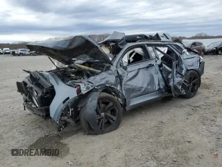 2024 Volkswagen Tiguan SE R-Line Black z VIN 3VV8B7AX4RM175123, wystawiony jako Copart lot #53745675 z przebiegiem Nie podano mil oraz Szkoda całkowita • Salvage title. Historia ofert i sprzedaży dostępna na DreamBid. Obrazek 1.