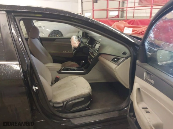 2019 Hyundai Sonata Sport with VIN 5NPE34AF4KH789783, listed as a IAAI auction lot 41082804 with 92,877 mi miles. Bid and sale history available at carsss.com. Image 5.