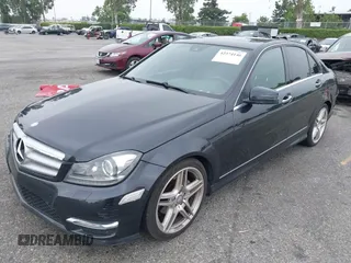 2013 Mercedes-Benz C 250 Sport z VIN WDDGF4HB6DA777055, wystawiony jako IAAI lot #42374146 z przebiegiem 122 060 mil mil oraz . Historia ofert i sprzedaży dostępna na DreamBid. Obrazek 17.
