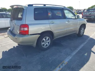 2002 Toyota Highlander with VIN JTEGF21A120071643, listed as a IAAI auction lot 41593796 with 157,608 mi miles. Bid and sale history available at carsss.com. Image 4.