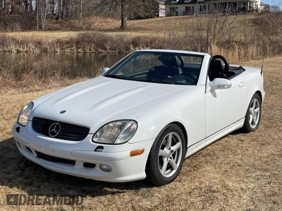 2001 Mercedes-Benz SLK 230/320 z VIN WDBKK65F91F201699, wystawiony jako Copart lot #49399015 z przebiegiem 84 586 mil mil oraz Czysty tytuł • Clean title. Historia ofert i sprzedaży dostępna na DreamBid. Obrazek 5.