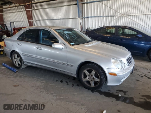 2001 Mercedes-Benz C 320 with VIN WDBRF64J21F110962, listed as a Copart auction lot 63350715 with 80,375 mi miles and Clean title. Bid and sale history available at DreamBid. Image 4.