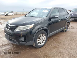 2014 Kia Sorento LX with VIN 5XYKT3A67EG539205, listed as a IAAI auction lot 41877741 with 177,446 mi miles. Bid and sale history available at carsss.com. Image 6.