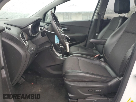 2020 Chevrolet Trax LT with VIN KL7CJLSB0LB043530, listed as a Copart auction lot 61128735 with 71,283 mi miles and Salvage title. Bid and sale history available at DreamBid. Image 7.