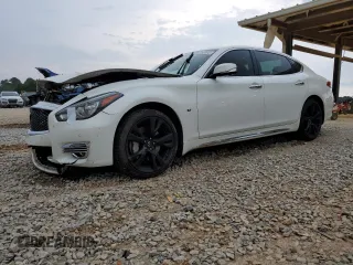 2015 Infiniti Q70 z VIN JN1BY1PP1FM600962, wystawiony jako Copart lot #57252805 z przebiegiem 170 004 mil mil oraz Szkoda całkowita • Salvage title. Historia ofert i sprzedaży dostępna na DreamBid. Obrazek 1.