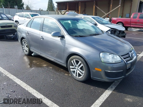 2005 Volkswagen Jetta 2.5L z VIN 3VWSF71K05M601944, wystawiony jako IAAI lot #41659975 z przebiegiem 230 001 mil mil oraz . Historia ofert i sprzedaży dostępna na DreamBid. Obrazek 1.