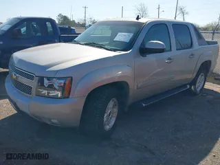 2009 Chevrolet Avalanche LT w/2LT with VIN 3GNFK22049G153834, listed as a IAAI auction lot 41770171 with 280,608 mi miles. Bid and sale history available at carsss.com. Image 17.