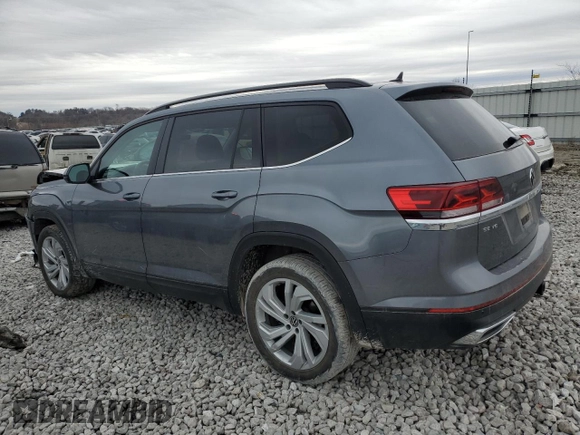 2022 Volkswagen Atlas SE with VIN 1V2WR2CA4NC502532, listed as a Copart auction lot 44407155 with 67,394 mi miles and Salvage title. Bid and sale history available at DreamBid. Image 2.