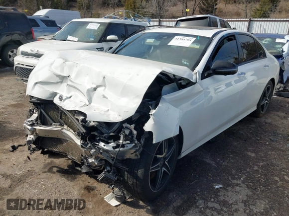 2019 Mercedes-Benz E-Class E 300 with VIN WDDZF4KB0KA581546, listed as a IAAI auction lot 41584704 with 86,014 mi miles. Bid and sale history available at carsss.com. Image 2.
