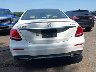2020 Mercedes-Benz E-Class E 350 with VIN WDDZF8EB9LA756820, listed as a IAAI auction lot 39661412 with 124,468 mi miles. Bid and sale history available at carsss.com. Image 16.