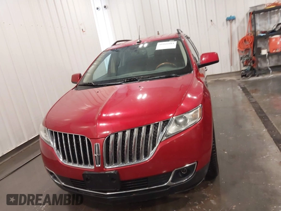 2011 Lincoln MKX z VIN 2LMDJ6JK7BBJ05086, wystawiony jako IAAI lot #41866804 z przebiegiem 125 466 mil mil oraz . Historia ofert i sprzedaży dostępna na DreamBid. Obrazek 12.
