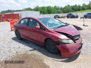 2008 Honda Civic LX z VIN 1HGFA16558L054860, wystawiony jako IAAI lot #42110310 z przebiegiem 151 658 mil mil oraz . Historia ofert i sprzedaży dostępna na DreamBid. Obrazek 1.