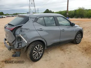 2022 Nissan Kicks SV z VIN 3N1CP5CV4NL502715, wystawiony jako Copart lot #53373175 z przebiegiem 59 785 mil mil oraz Szkoda całkowita • Salvage title. Historia ofert i sprzedaży dostępna na DreamBid. Obrazek 3.