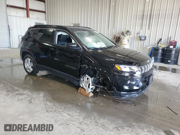 2022 Jeep Compass Latitude with VIN 3C4NJDBBXNT181028, listed as a Copart auction lot 53794695 with 16,712 mi miles and Salvage title. Bid and sale history available at DreamBid. Image 4.