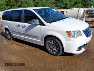 2014 Chrysler Town & Country Touring L 30th Anniversary z VIN 2C4RC1CG3ER409748, wystawiony jako IAAI lot #42209773 z przebiegiem 185 735 mil mil oraz . Historia ofert i sprzedaży dostępna na DreamBid. Obrazek 1.