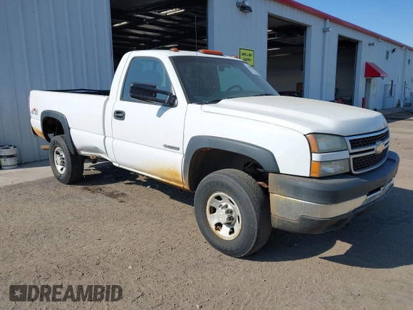 2007 Chevrolet Silverado 3500 SRW Wrk Trk with VIN 1GCHK34UX7E103046, listed as a IAAI auction lot 42090728 with 55,376 mi miles. Bid and sale history available at carsss.com. Image 1.