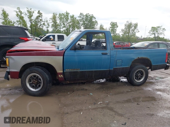 1992 GMC Sonoma z VIN 1GTCS14A9N8529102, wystawiony jako IAAI lot #42268788 z przebiegiem 83 781 mil mil oraz . Historia ofert i sprzedaży dostępna na DreamBid. Obrazek 14.