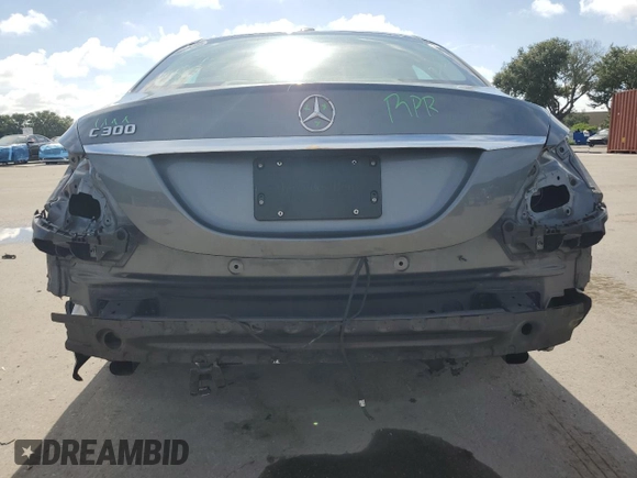 2017 Mercedes-Benz C 300 с VIN 55SWF4JB6HU192116, выставлен на аукционе Copart как лот 63013535 с пробегом 52 461 миль миль и Списание • Salvage title. История ставок и продаж доступна на DreamBid. Изображение 6.