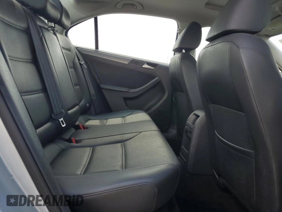 2013 Volkswagen Jetta TDI w/Premium with VIN 3VWLL7AJ4DM385387, listed as a Copart auction lot 63132695 with 132,468 mi miles and Clean title. Bid and sale history available at DreamBid. Image 10.