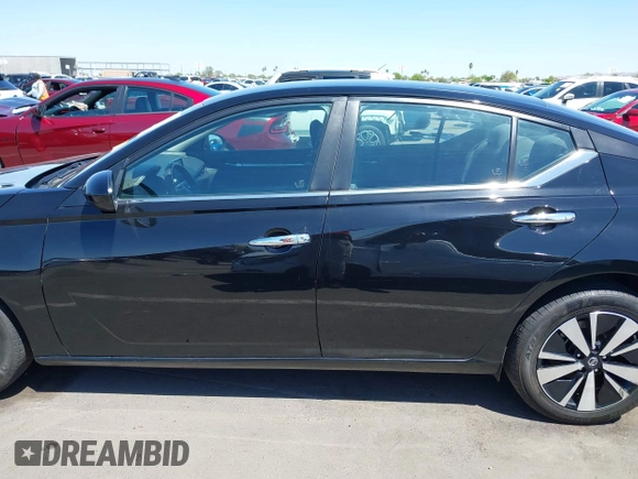 2022 Nissan Altima SV z VIN 1N4BL4DVXNN351088, wystawiony jako IAAI lot #42072706 z przebiegiem 83 496 mil mil oraz . Historia ofert i sprzedaży dostępna na DreamBid. Obrazek 14.