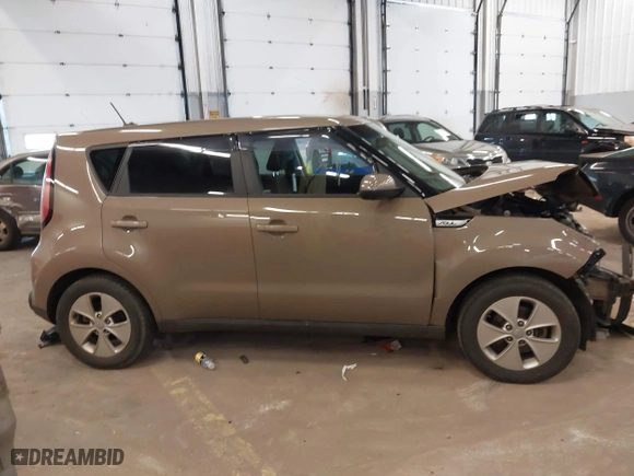 2015 Kia Soul with VIN KNDJN2A28F7124244, listed as a IAAI auction lot 41733327 with 109,852 mi miles. Bid and sale history available at carsss.com. Image 14.